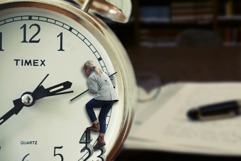 Ruchomy czas pracy – co to jest i kiedy można go stosować? Zatrudnienie w ruchomym czasie pracy