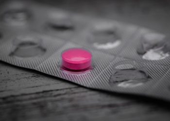 zasiłek chorobowy pracownika do 26 roku życia